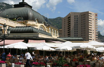 Café de Paris at Place du Casino with the apartment building 'Le Mirebeau' in the background where Kim Weiss lived on the 16th floor in apartment no. 9 during his stay in Monaco 1974-1976.